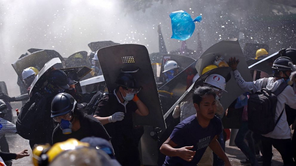 Myanmar Protesters Defy Curfew Media Outlets Ordered Shut Abc News