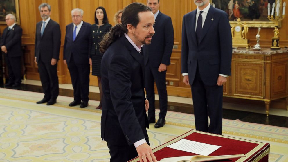 Spain S New Coalition Government Cabinet Members Take Oaths Abc News