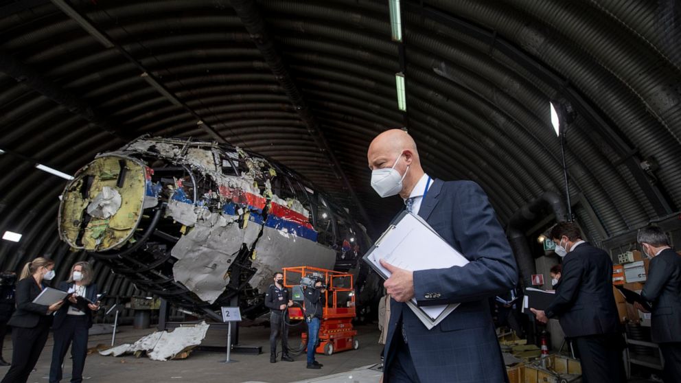 Judges, lawyers in MH17 trial visit wreckage of plane