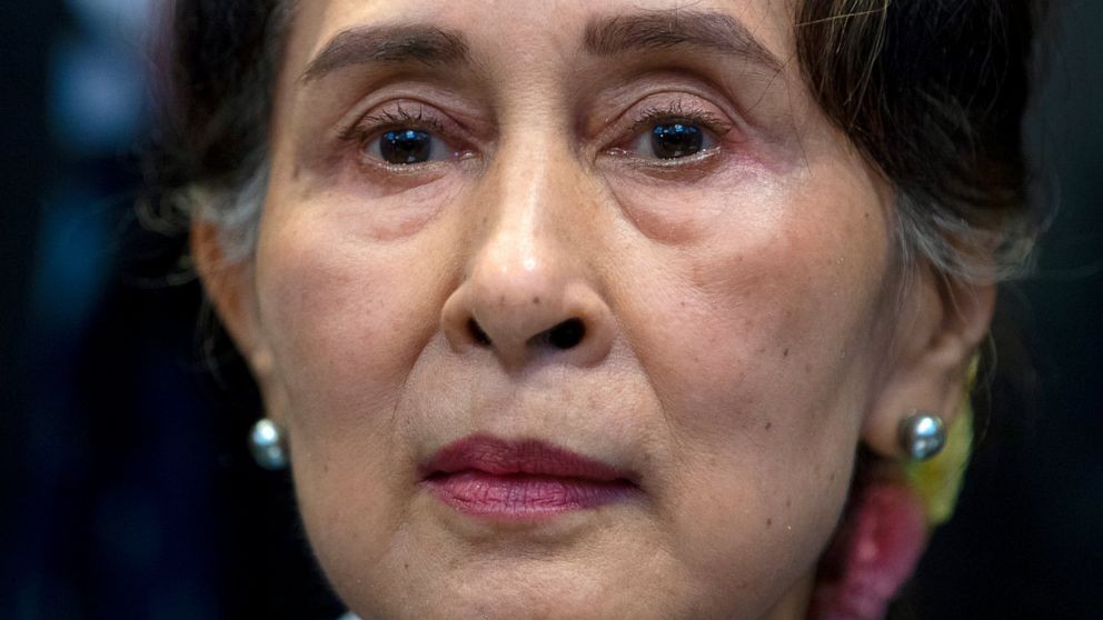 Myanmar court sets Oct. 1 for Suu Kyi corruption trial