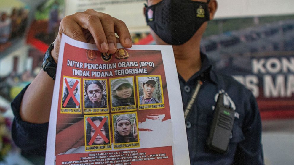 Indonesia retrieves most-wanted militant's body from jungle