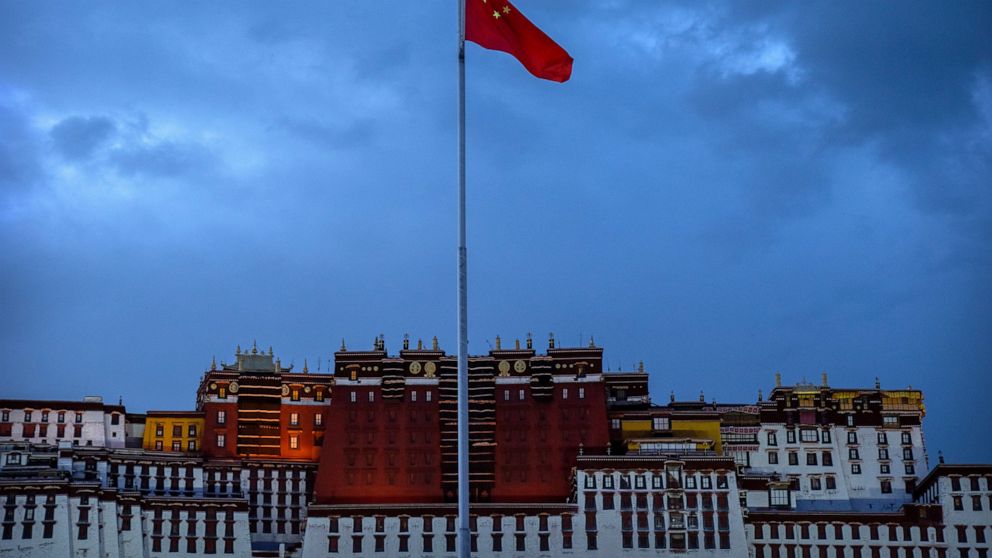 China offers glimpse of Tibetan life without the Dalai Lama