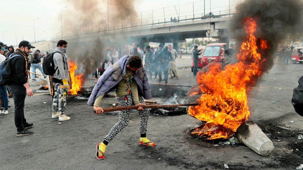 Dozens Wounded As Iraqi Protesters Up Pressure On Government Abc News