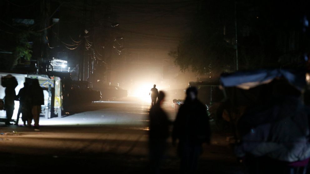 Minister: Massive power outage leaves Pakistan in the dark