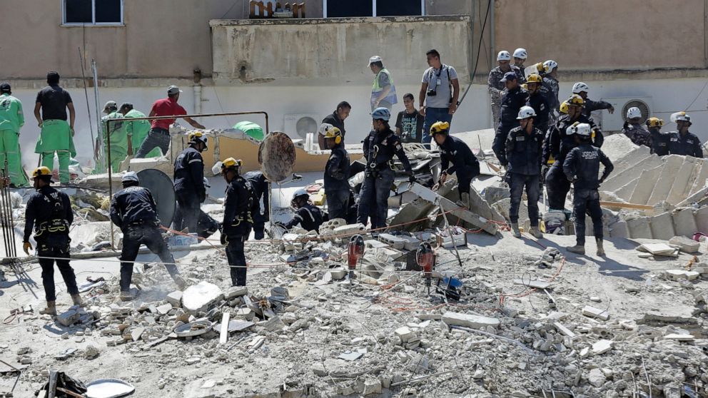 Death toll in Jordan building collapse rises to 10