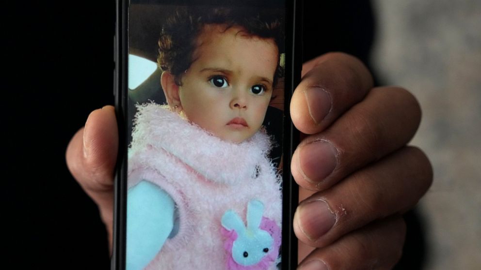 A Gaza, une candidature languit, et un bambin meurt