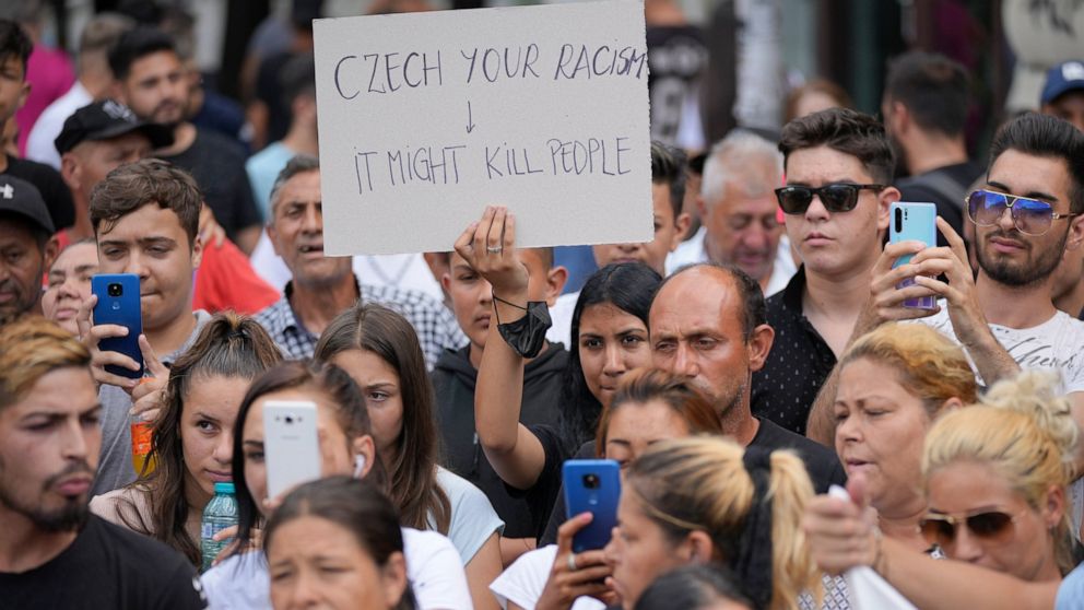 Romania: Protest outside Czech embassy over Roma man's death