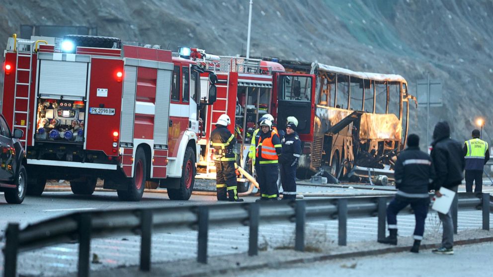 Автобусна катастрофа и пожар в България;  Най-малко 45 загинали