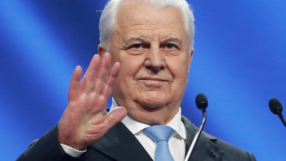 FILE - Former Ukrainian President Leonid Kravchuk addresses to supporters of former Ukrainian Prime Minister Yulia Tymoshenko during a campaign rally in Kyiv, Ukraine, Tuesday, Jan. 22, 2019. Kravchuk, who led Ukraine to independence amid the collaps