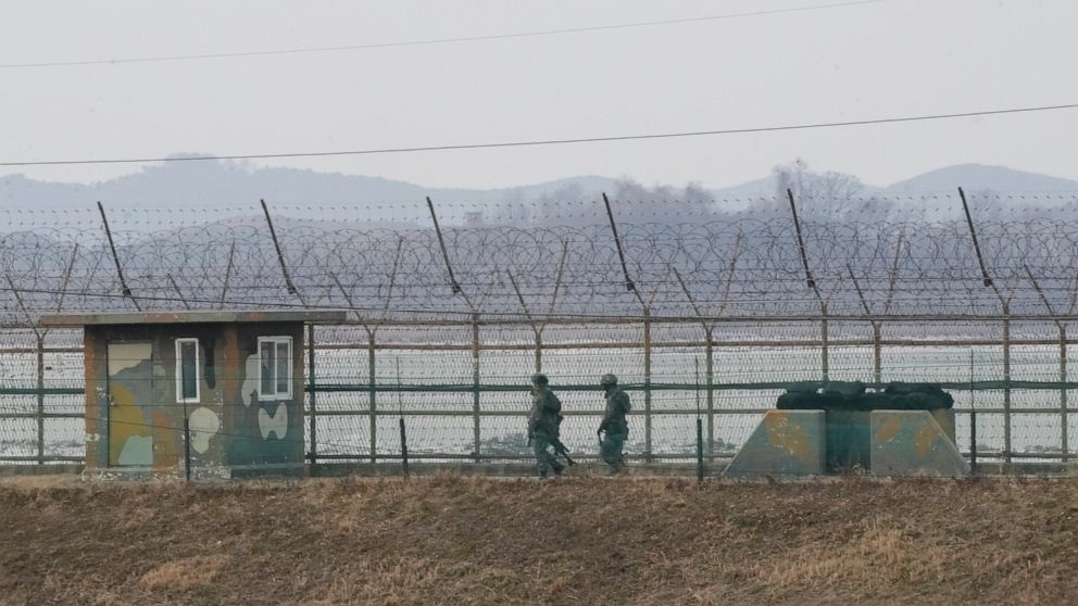 S. Korea military apologizes for defector's border crossing