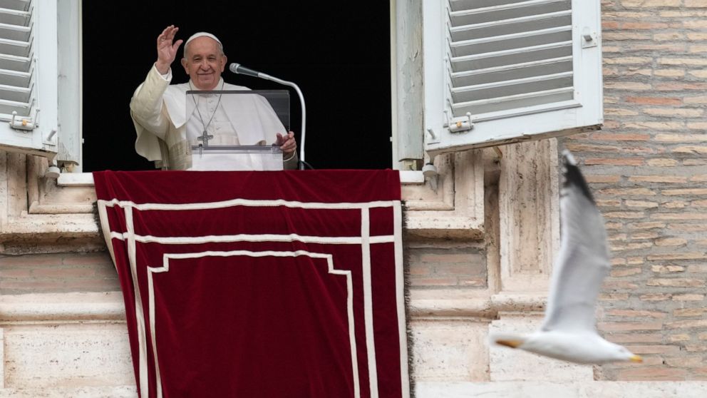 Pope's 3 key words for a marriage: 'Please, thanks, sorry'
