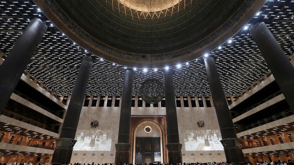 Ramadan kicks off in much of Middle East amid soaring prices