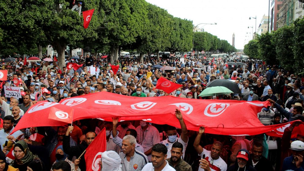 Tunisia protest shows rift over president's seizure of power