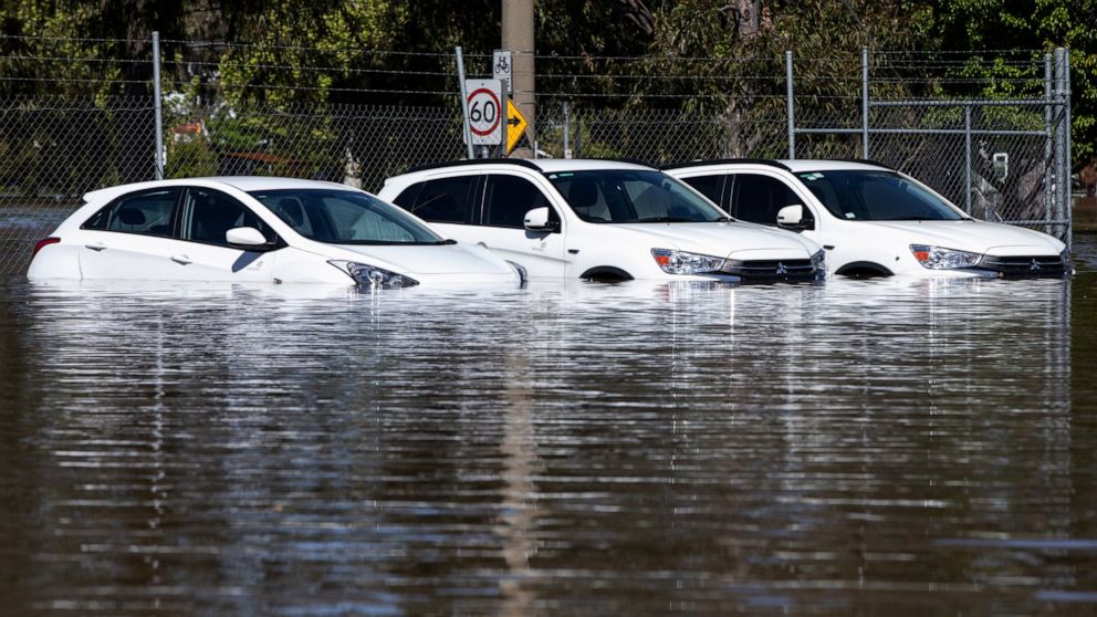 Australian floods could inundate or isolate 34,000 homes