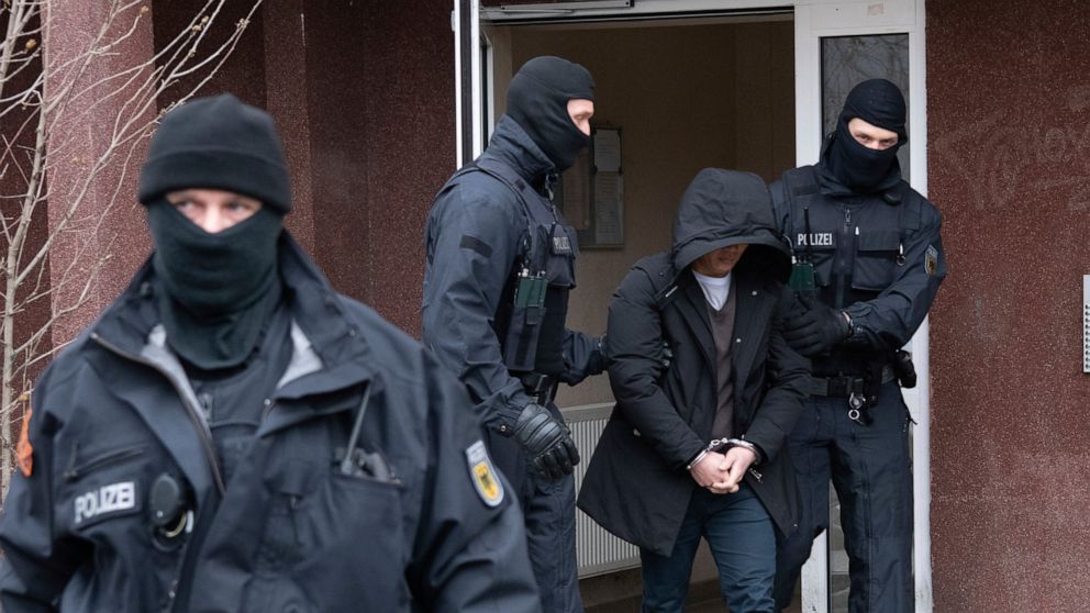 700 police bust Vietnamese trafficking ring in Germany thumbnail