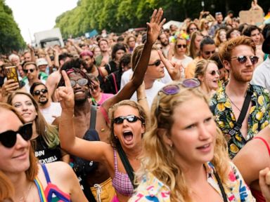 2 apparent homophobic attacks reported after Berlin Pride