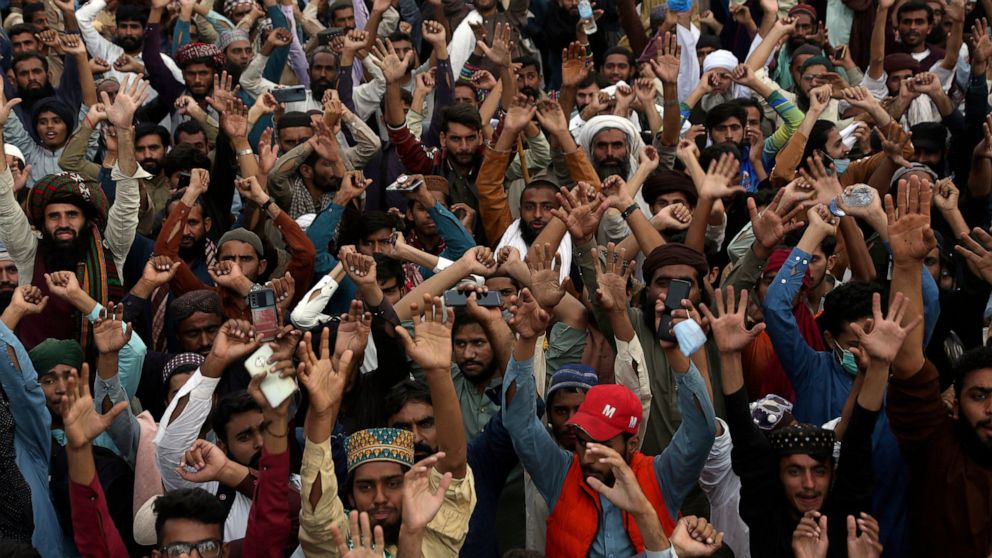 Violent rally in Pakistan leaves 2 Islamists, 1 police dead