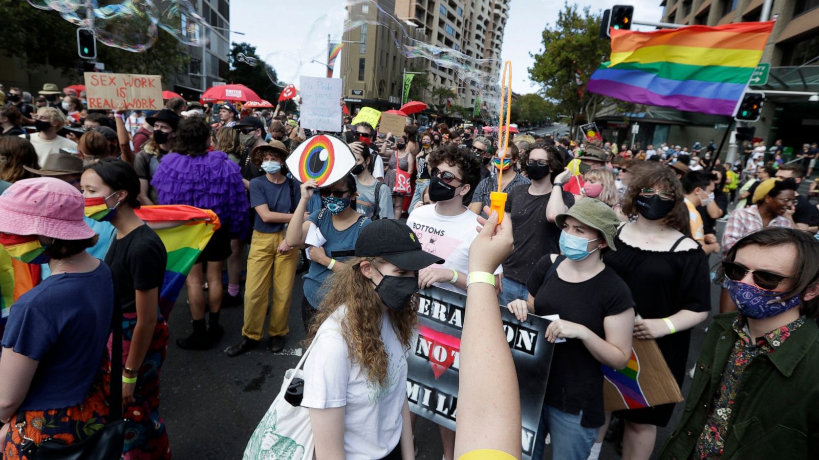Sydney S Lgbtqi Mardi Gras Goes Ahead With Restrictions Abc News