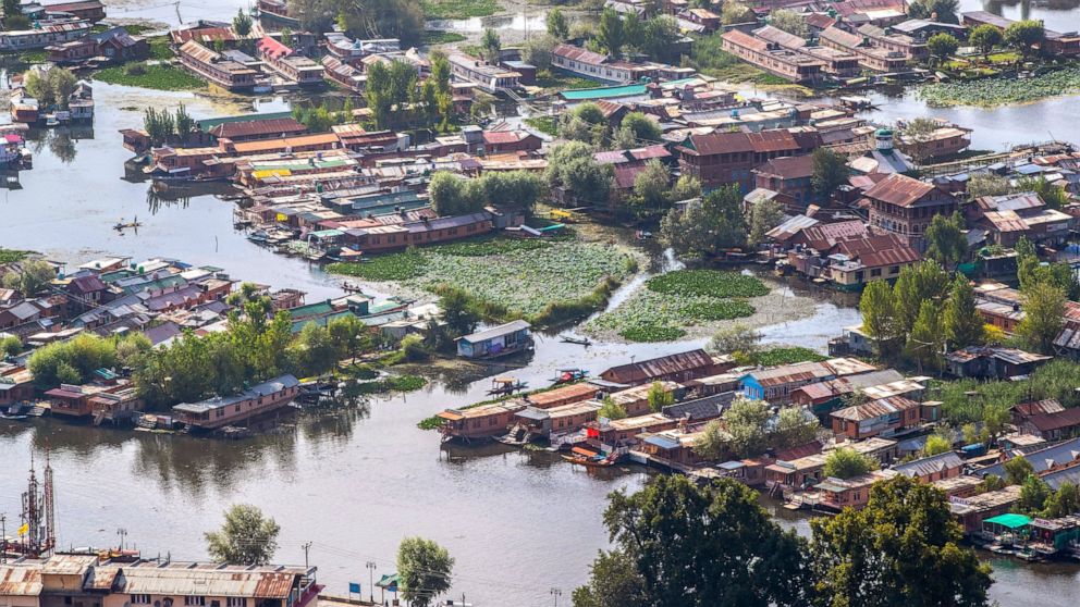 AP PHOTOS: Weeds, sewage choke Kashmir's famed Dal Lake