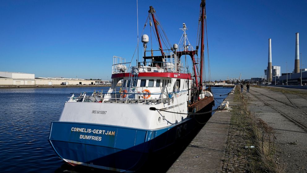 UK leader seeks to calm tensions in fishing spat with France