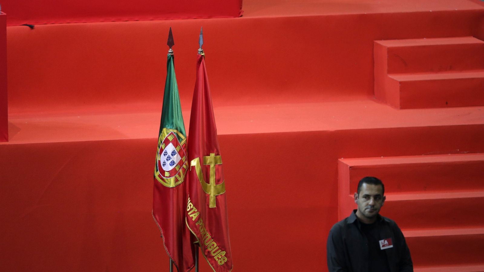 Portugal Communist Party Gets Ok For 16 500 People At Event Abc News