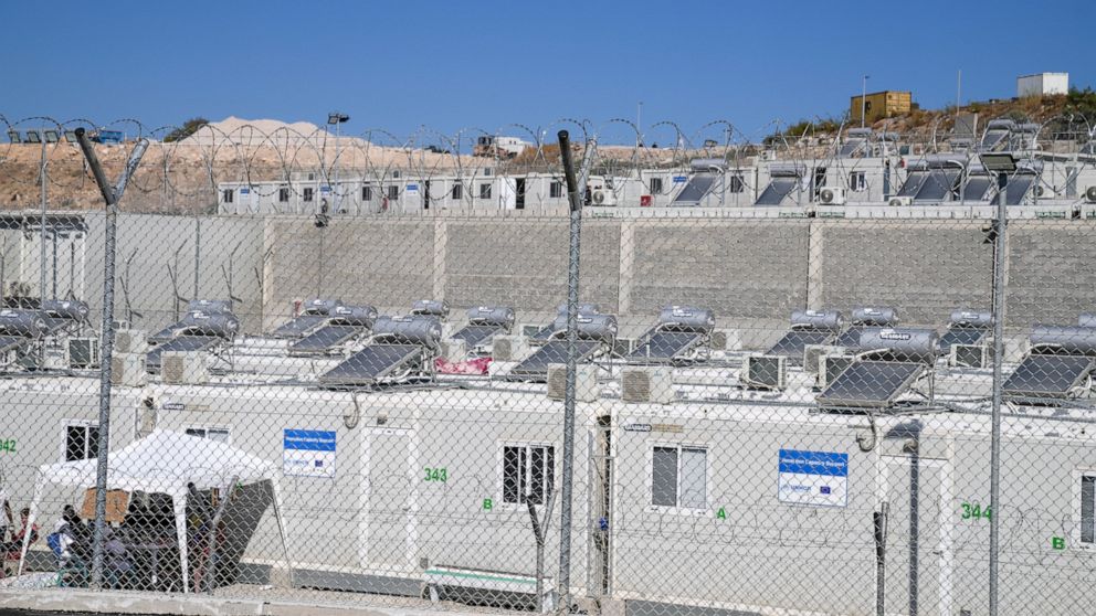 Greece boosts border guards, wants tougher EU action