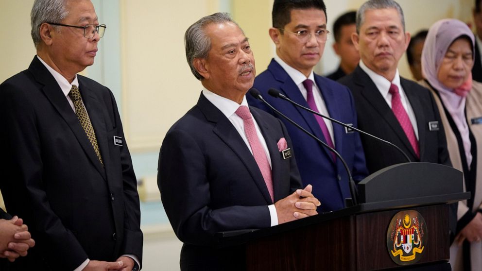Malaysia's king to meet political leaders to find new PM