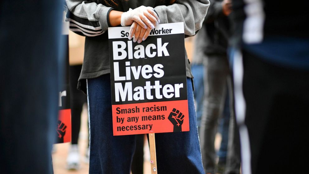 UK demonstrators hold fourth weekend of anti-racism protests thumbnail