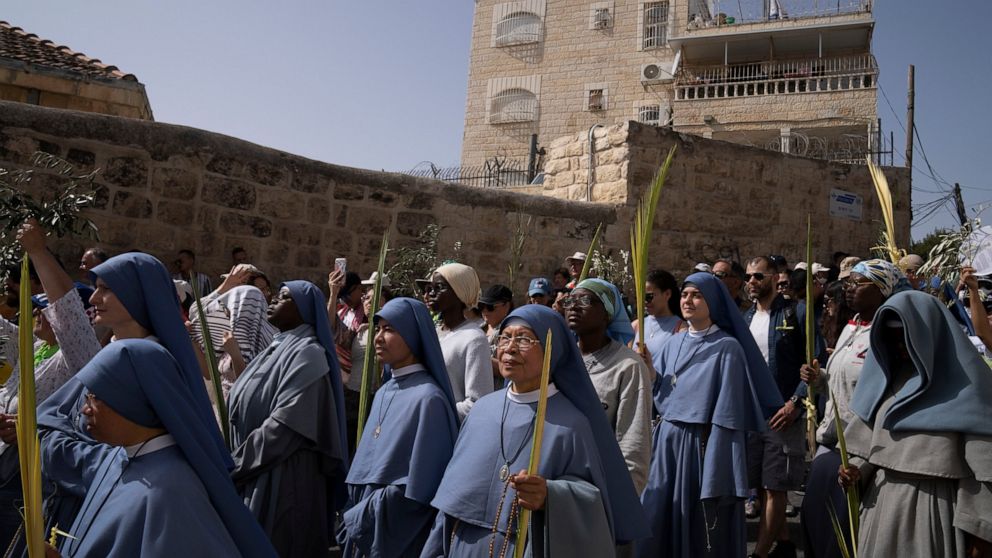 Christians mark Palm Sunday with Jerusalem procession