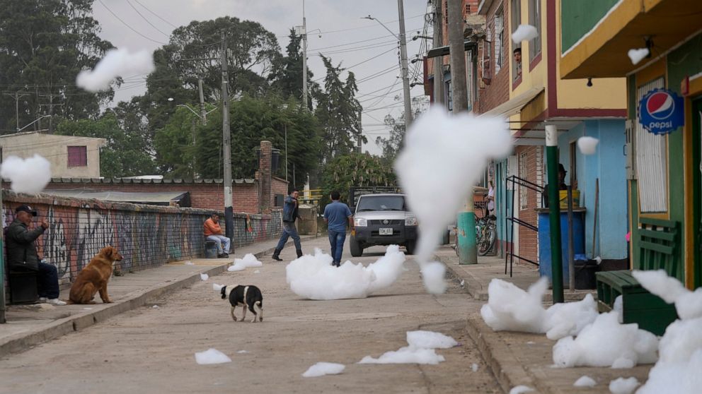 Fetid foam from polluted river plagues Colombian city