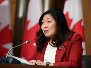 UK signs trade deal with Canada to prepare for Brexit