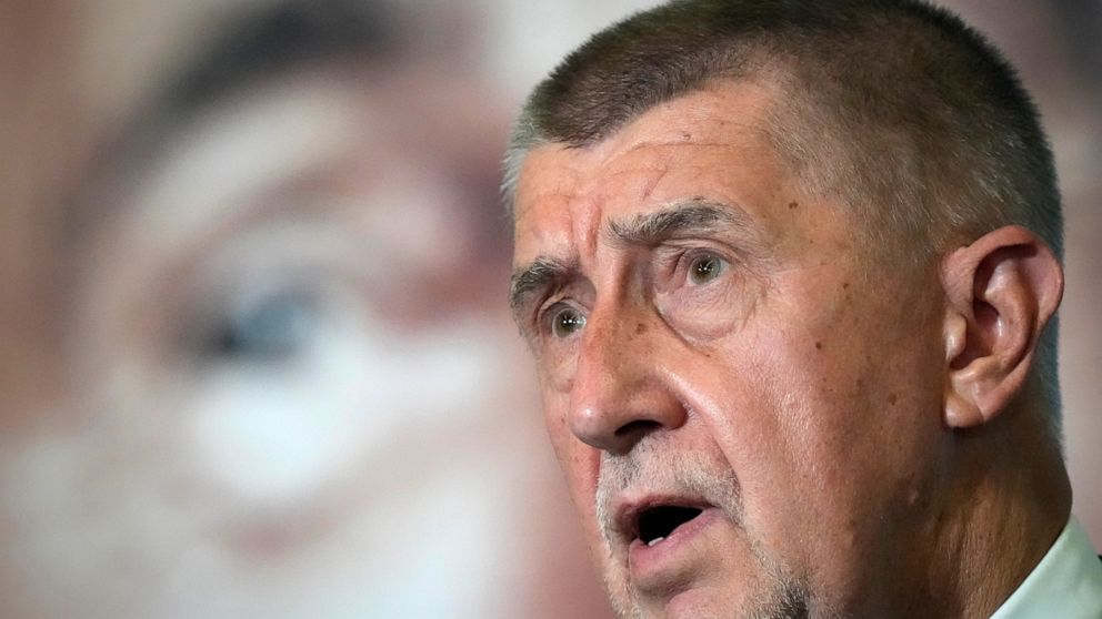 Ex-český premiér prohrál případ spolupráce tajné policie