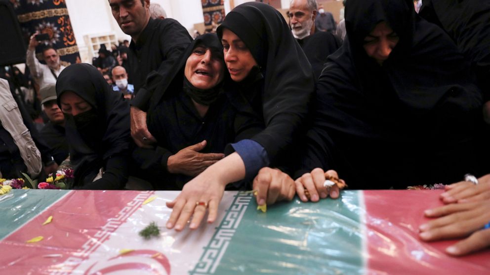 Thousands attend funeral for slain Guard colonel in Iran – World news