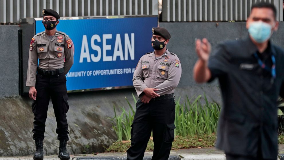 ASEAN leaders to meet Myanmar coup leader amid killings