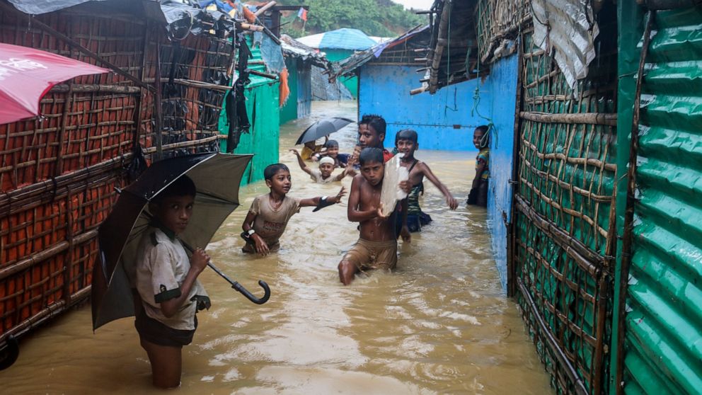 Floods make thousands homeless in Bangladesh Rohingya camps