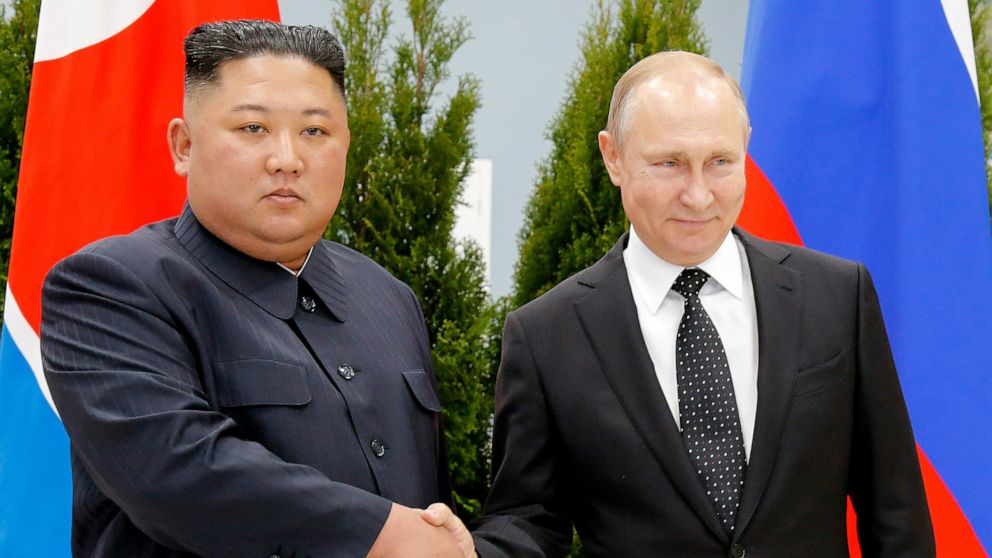 كوريا الشمالية تنفي مزاعم الولايات المتحدة بأنها أرسلت قذائف مدفعية إلى روسيا