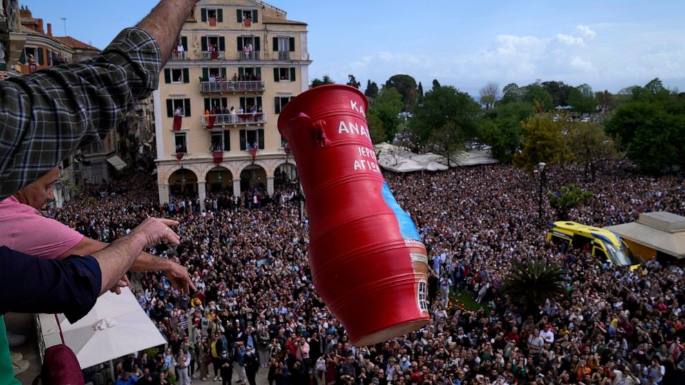 AP PHOTOS: Greeks celebrate Easter without restrictions