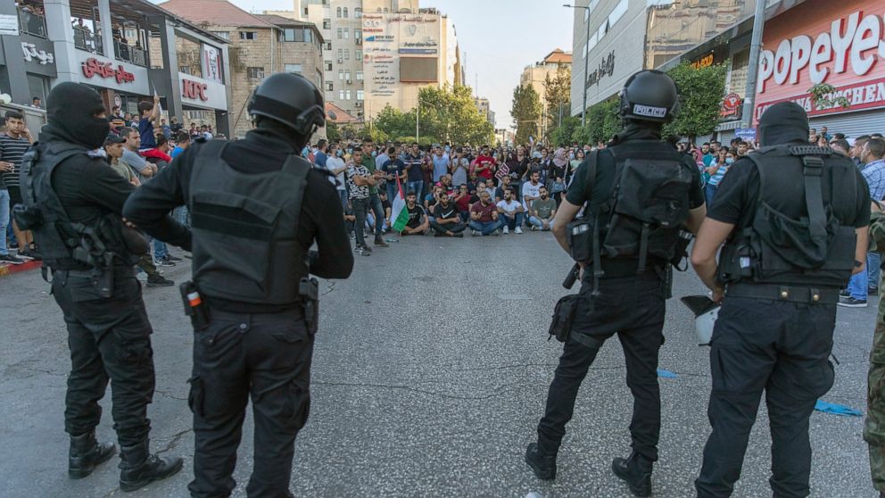 Israel arrests Palestinian rights lawyer who protested Abbas