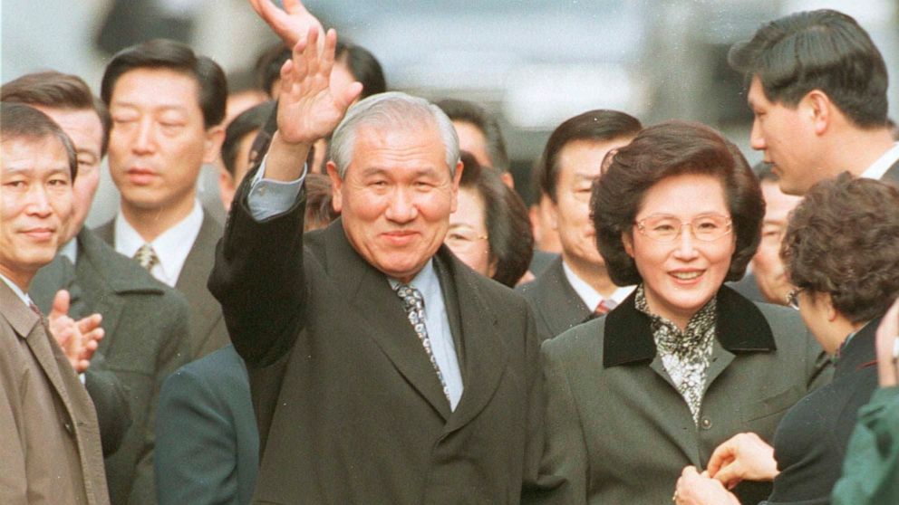Ex-South Korean President Roh Tae-woo dies at 88