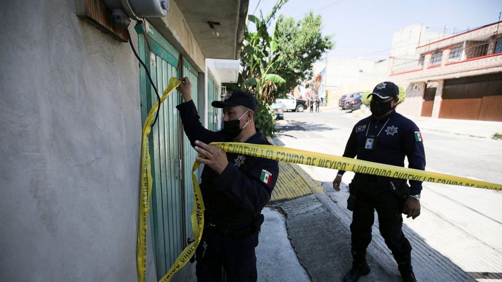 Mexican police find bones under floor of accused killer