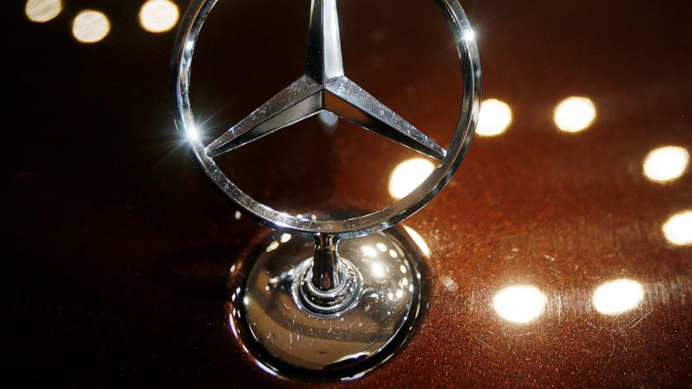 Daimler: $4.3 billion quarterly profit despite chip shortage