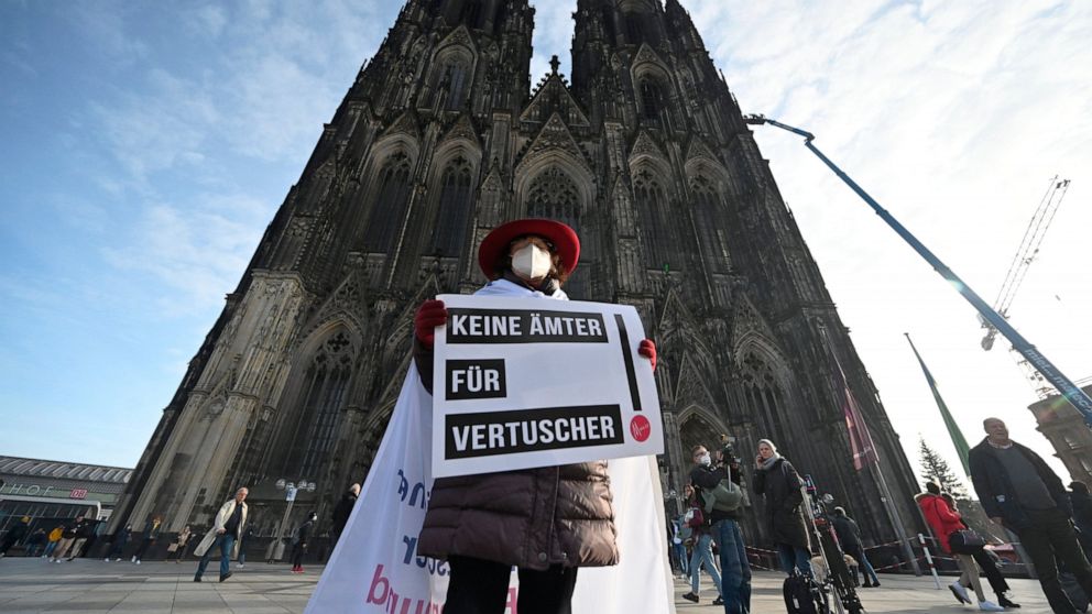 Cologne Catholic churchs hold penance service on sex abuse