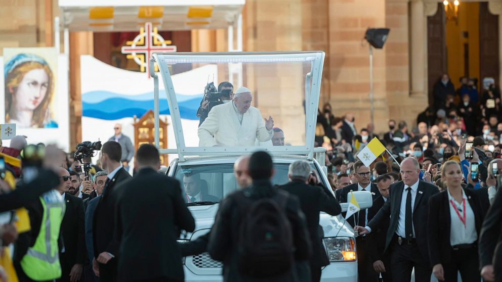 Pope prays for kindness to refugees as he wraps Malta visit