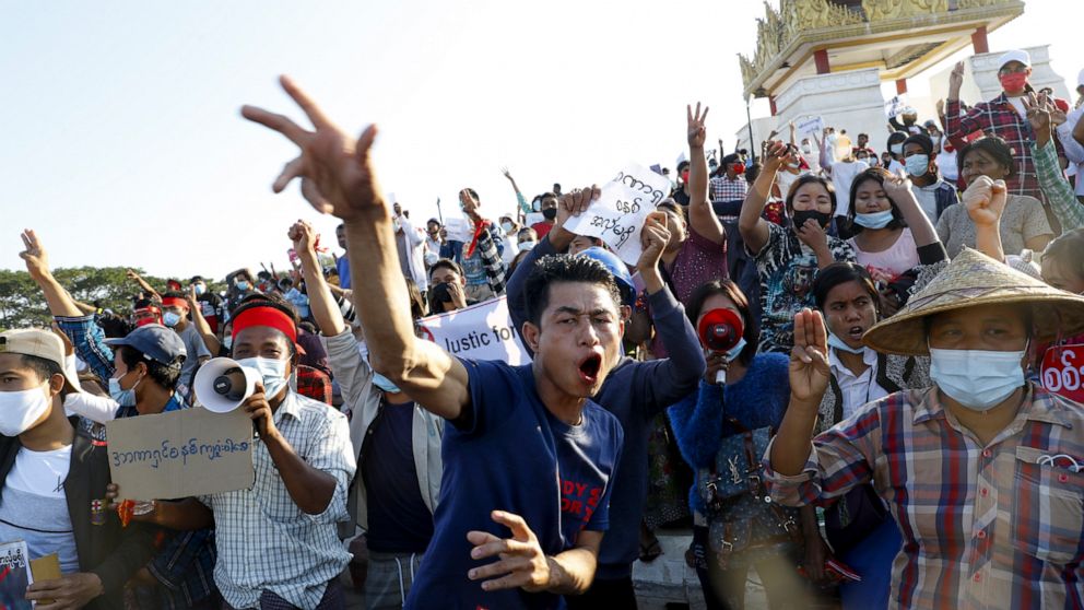 Virus, unrest highlight AP's pictures of the year in Asia