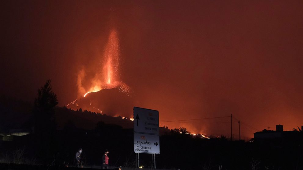 4 weeks on, no sign Spanish volcano eruption is close to end
