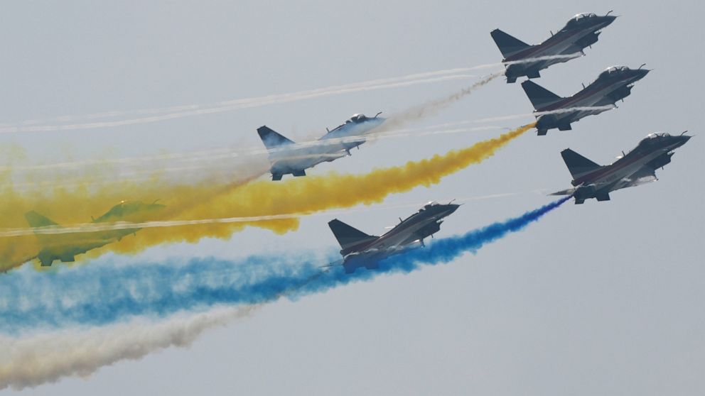 AP PHOTOS: China shows military planes at Zhuhai air show
