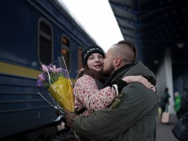 Despite war, some Ukrainian families reunite for New Year