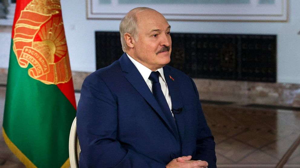 President of Belarus offers to host Russian nuclear weapons