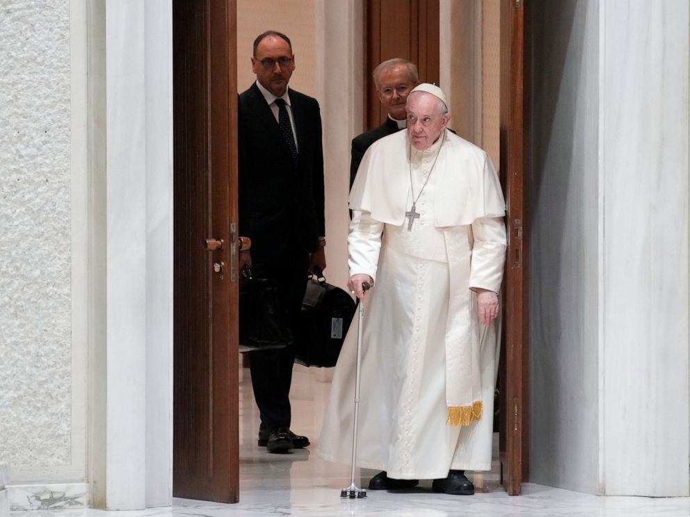 mængde af salg mekanisk Regn Pope warns Vatican staff an 'elegant demon' lurks among them - ABC News
