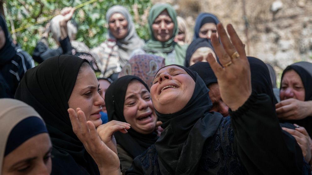 ヨルダン川西岸での葬式の後 パレスチナ人とイスラエル兵の間で衝突が勃発 Croatia News